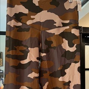 Aerie brown tan camo leggings… brand new with tags